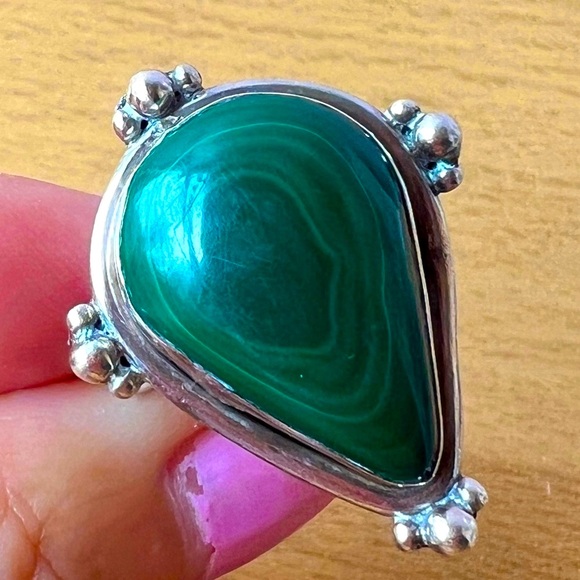 VINTAGE LARGE NAVAJO SOUTHWESTERN NATIVE AMERICAN MALACHITE RING 925 STERLING